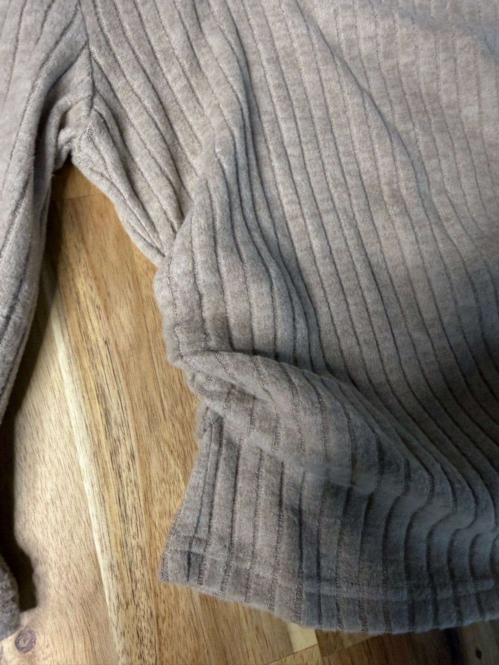 Commense V-Neck Ribbed Sweater - Picture 6 of 7